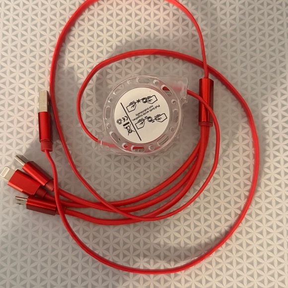Retractable Multi-USB Charging Cable - Picture 2 of 4
